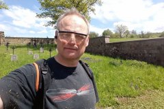 Roman tydzień  wcześniej podczas koszenia cmentarza nr 77 w Ropicy Górnej